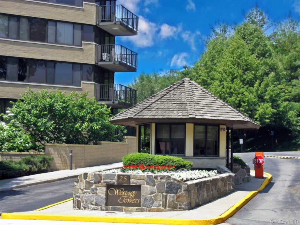 25 Rockledge Avenue, Unit #901W, White Plains, NY 10601 - Photo 31 of 33