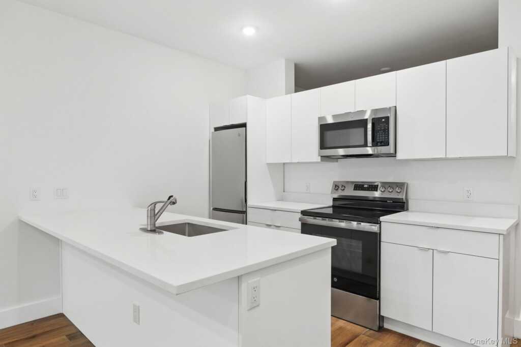 199 Post Road, Unit #202, White Plains, NY 10601 - Photo 4 of 12