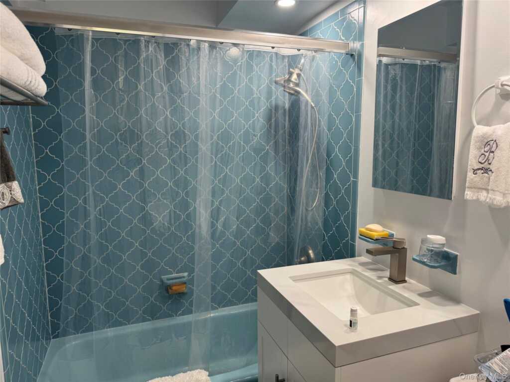 15 Stewart Place, Unit #2J, White Plains, NY 10603 - Photo 12 of 12