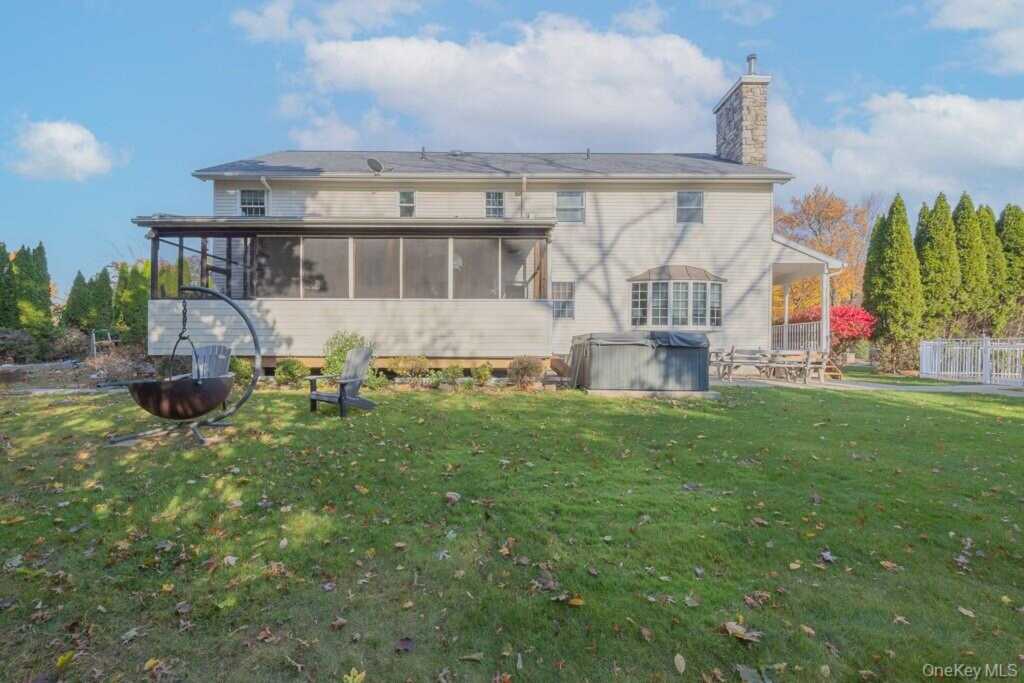 332 Middletown Road, Pearl River, NY 10965 - Photo 33 of 38