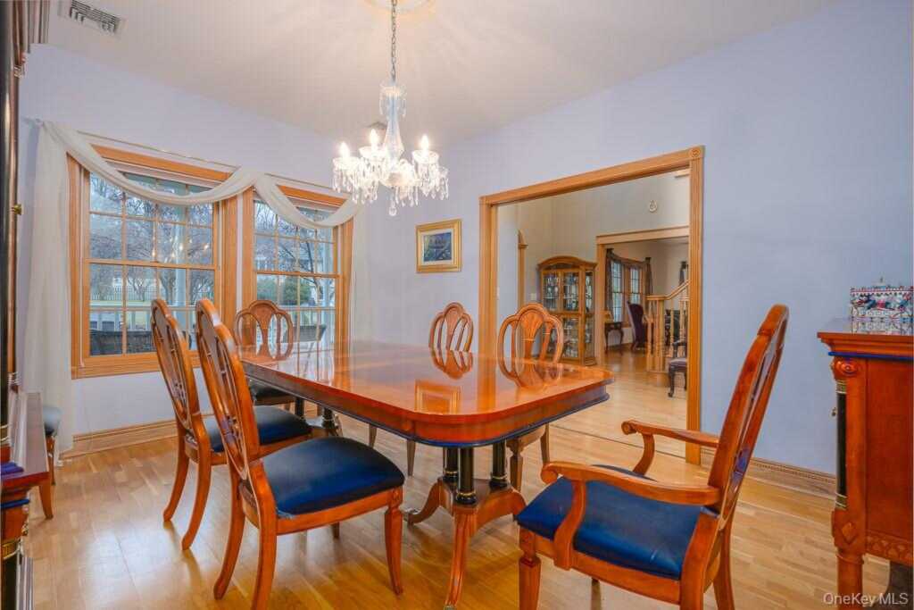 332 Middletown Road, Pearl River, NY 10965 - Photo 7 of 38