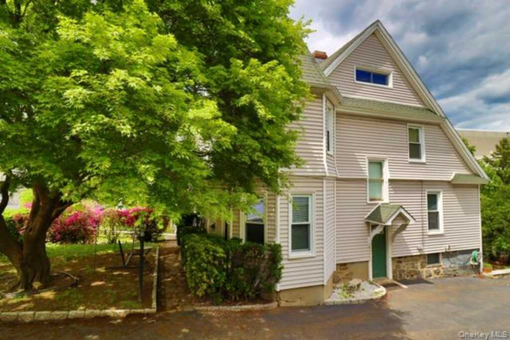 128 Hale Avenue, White Plains, NY 10605 - Photo 2 of 20