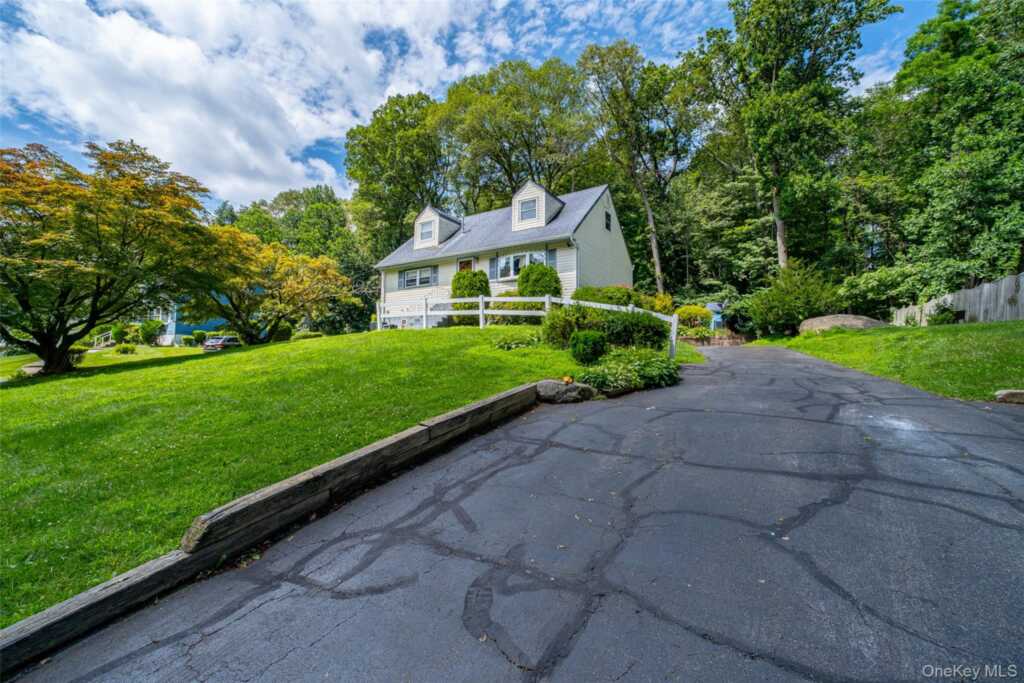 32 Badger Street, New City, NY 10956 - Photo 3 of 46