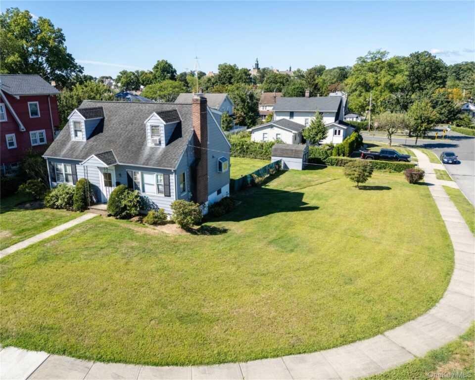 60 Lafayette Drive, Rye, NY 10573 - Photo 2 of 23