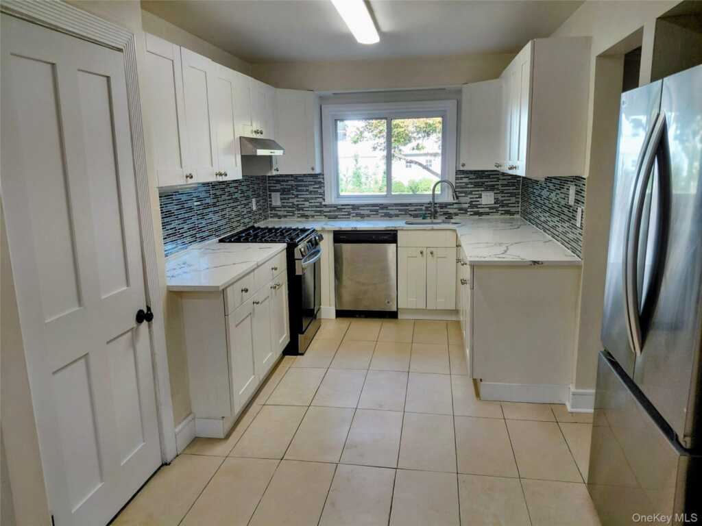 115 Wappanocca Avenue, Rye, NY 10580 - Photo 4 of 16