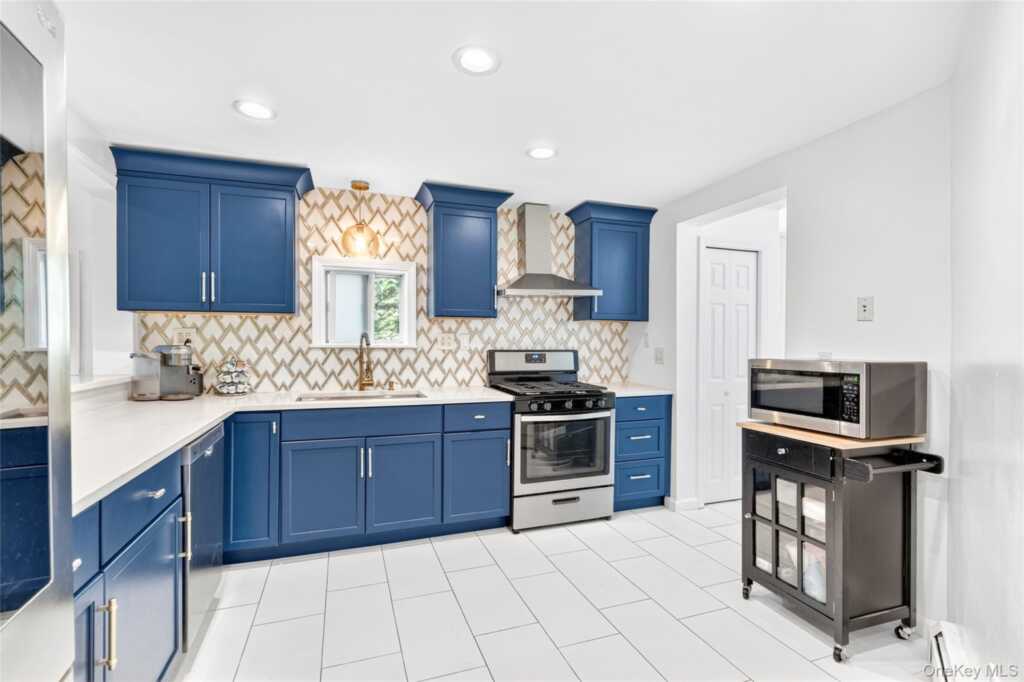 211 West Main Street, Stony Point, NY 10980 - Photo 7 of 29