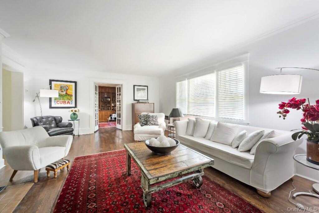 60 Aberfoyle Road, New Rochelle, NY 10804 - Photo 4 of 18