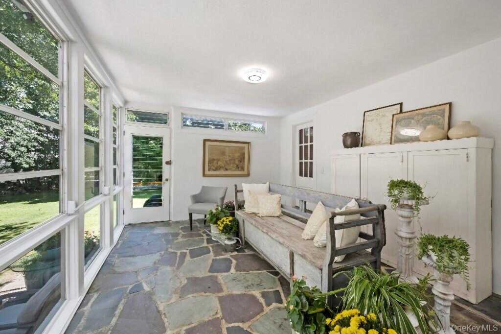 60 Aberfoyle Road, New Rochelle, NY 10804 - Photo 7 of 18
