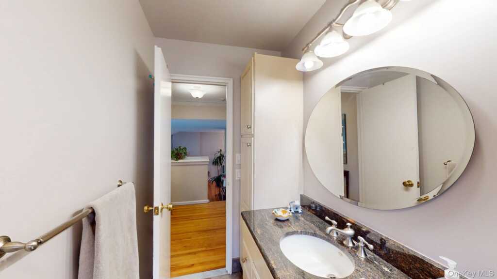 15 Iselin Drive, New Rochelle, NY 10804 - Photo 20 of 36