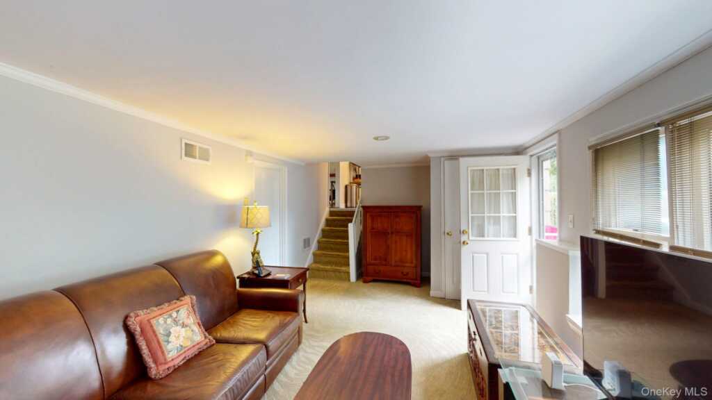 15 Iselin Drive, New Rochelle, NY 10804 - Photo 26 of 36