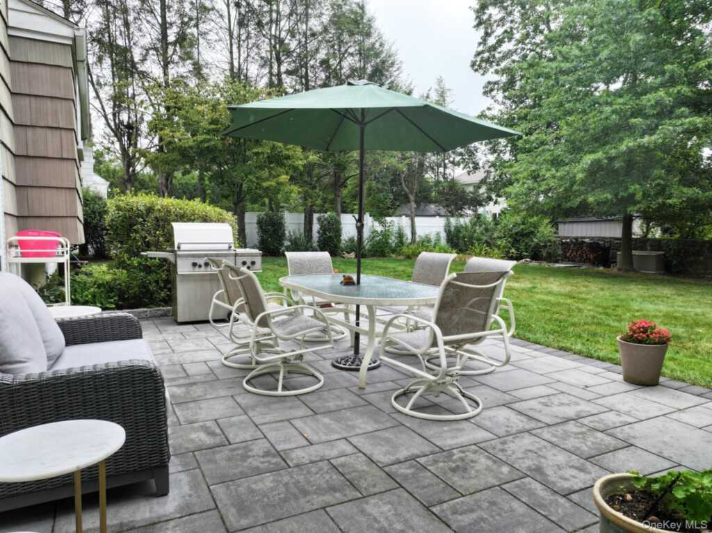 15 Iselin Drive, New Rochelle, NY 10804 - Photo 30 of 36