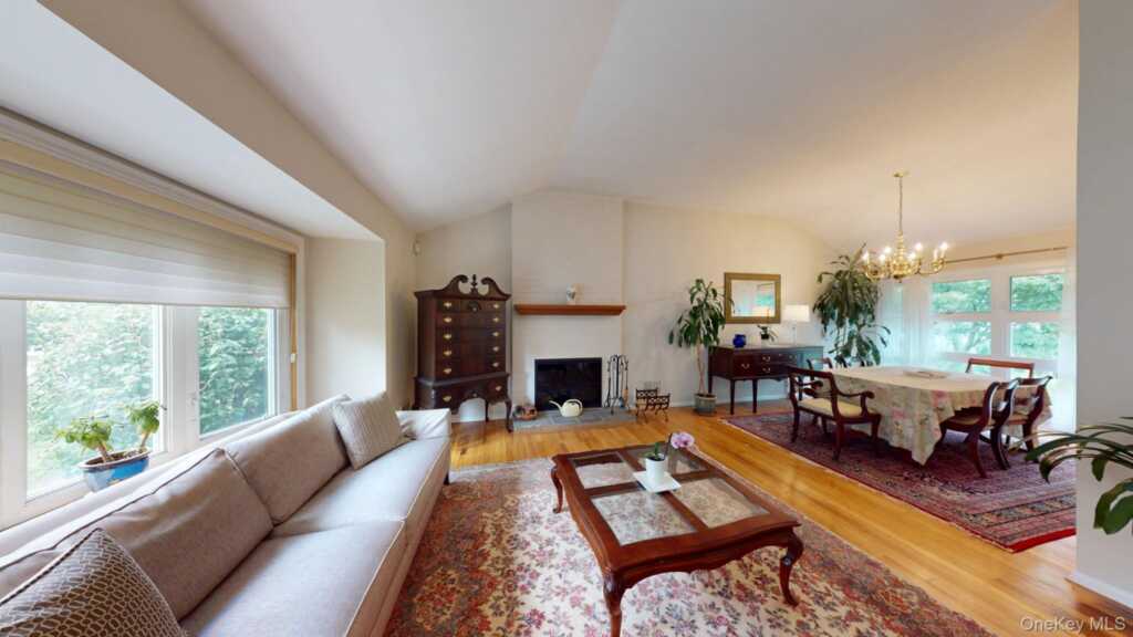 15 Iselin Drive, New Rochelle, NY 10804 - Photo 8 of 36