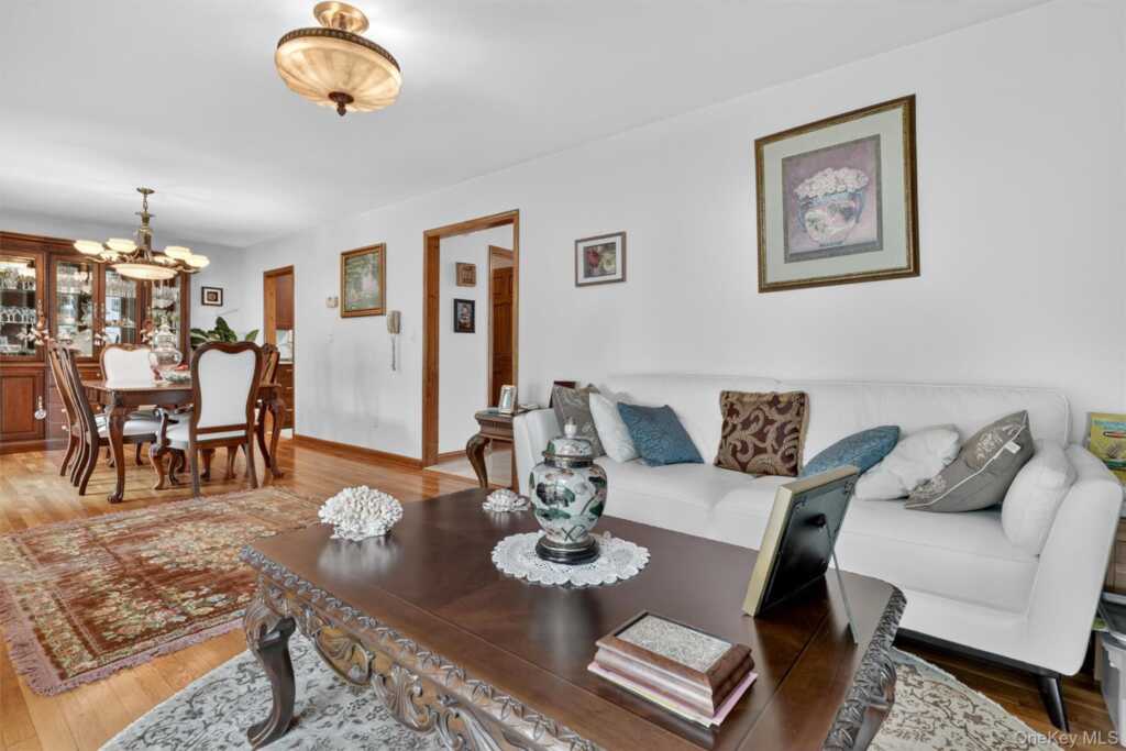 99 Spencer Drive, New Rochelle, NY 10801 - Photo 10 of 38