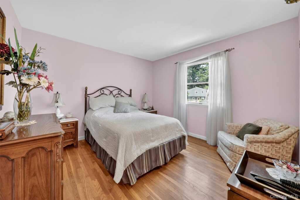 99 Spencer Drive, New Rochelle, NY 10801 - Photo 18 of 38