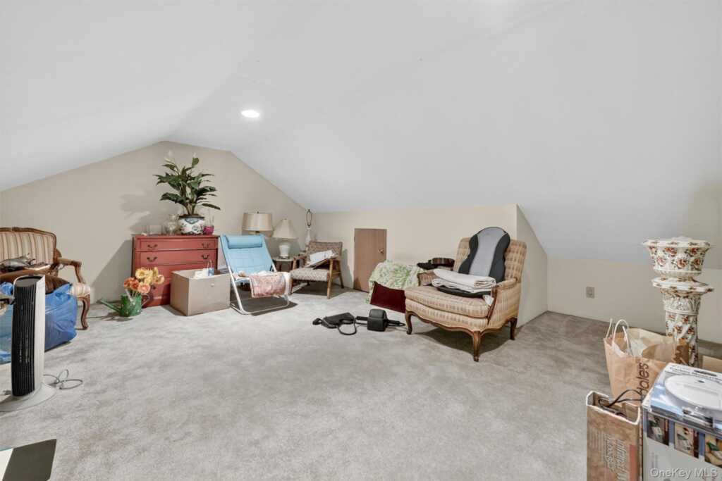 99 Spencer Drive, New Rochelle, NY 10801 - Photo 23 of 38