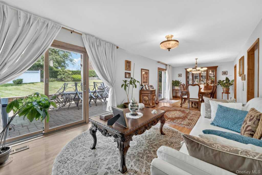 99 Spencer Drive, New Rochelle, NY 10801 - Photo 9 of 38