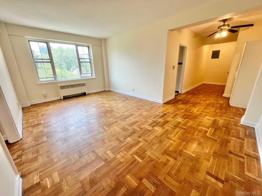 210 Pelham Road, Unit #4G, New Rochelle, NY 10805