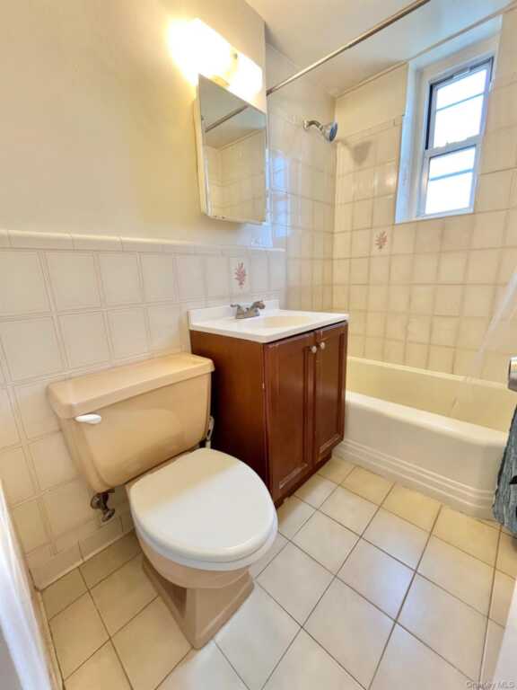 210 Pelham Road, Unit #4G, New Rochelle, NY 10805 - Photo 10 of 21