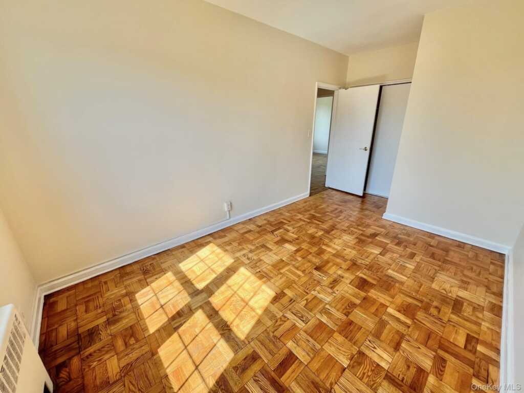 210 Pelham Road, Unit #4G, New Rochelle, NY 10805 - Photo 12 of 21