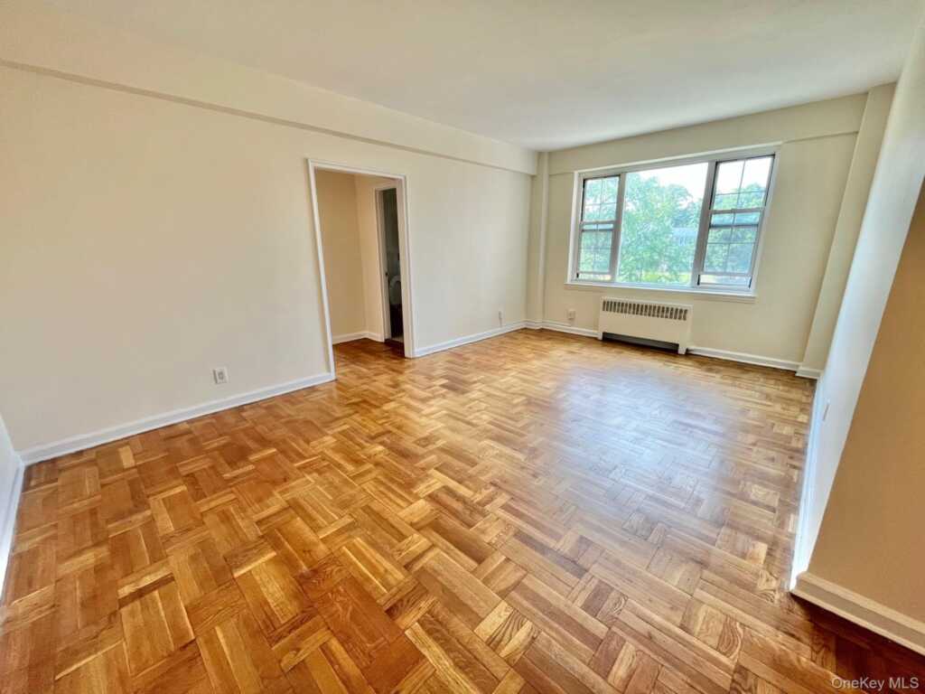 210 Pelham Road, Unit #4G, New Rochelle, NY 10805 - Photo 2 of 21