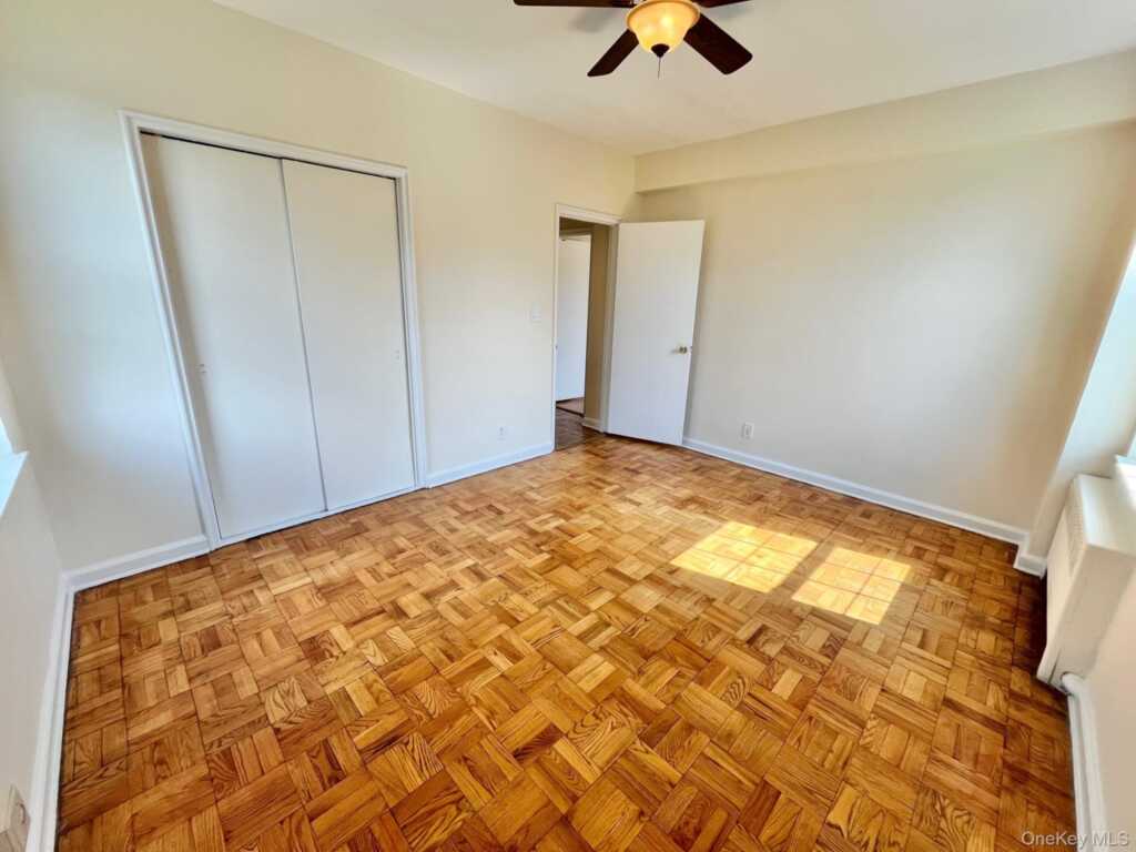 210 Pelham Road, Unit #4G, New Rochelle, NY 10805 - Photo 9 of 21