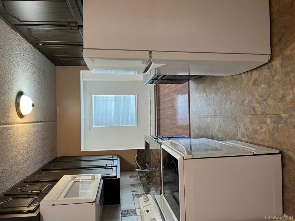 35 Park Avenue, Unit #3W, Suffern, NY 10901 - Photo 18 of 37