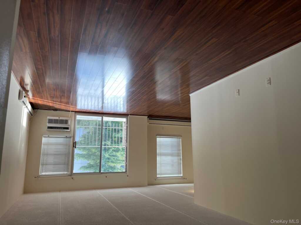 35 Park Avenue, Unit #3W, Suffern, NY 10901 - Photo 2 of 37
