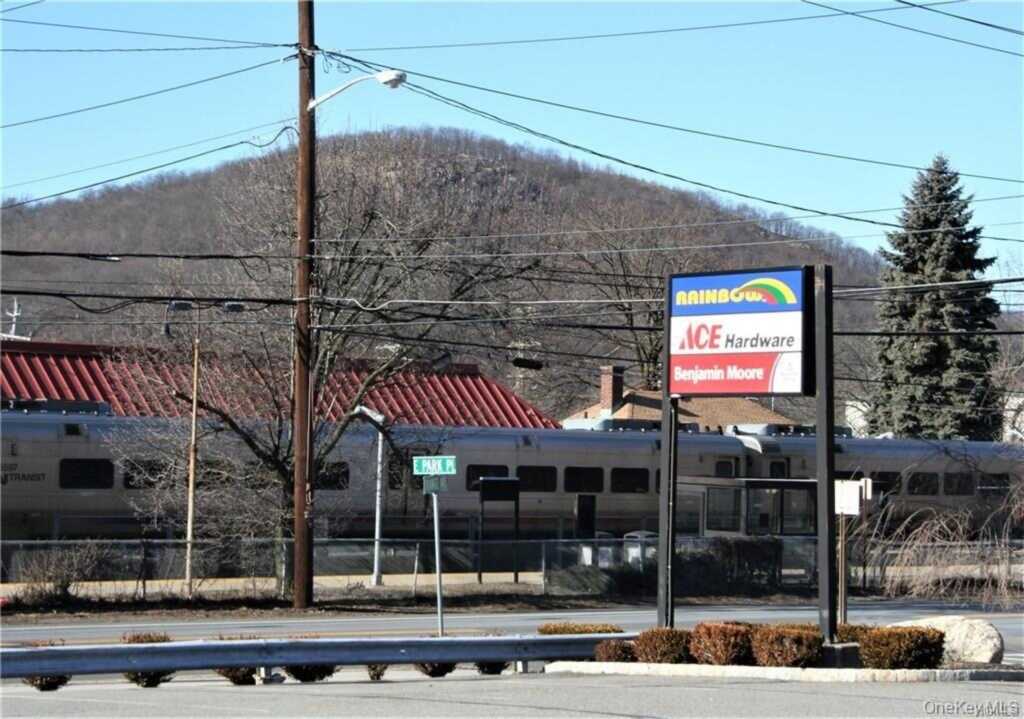 35 Park Avenue, Unit #3W, Suffern, NY 10901 - Photo 32 of 37