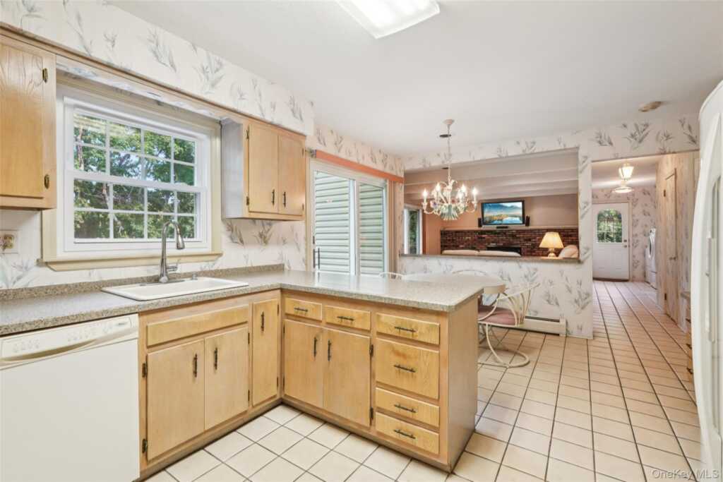 11 Kendall Drive, New City, NY 10956 - Photo 17 of 50