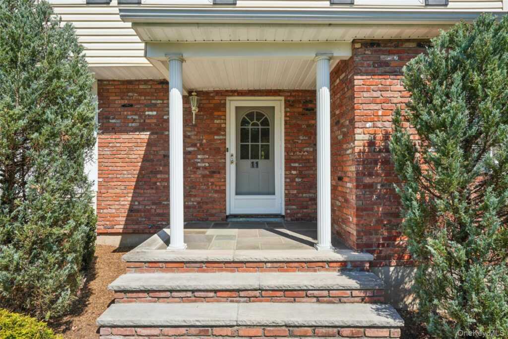 11 Kendall Drive, New City, NY 10956 - Photo 3 of 50