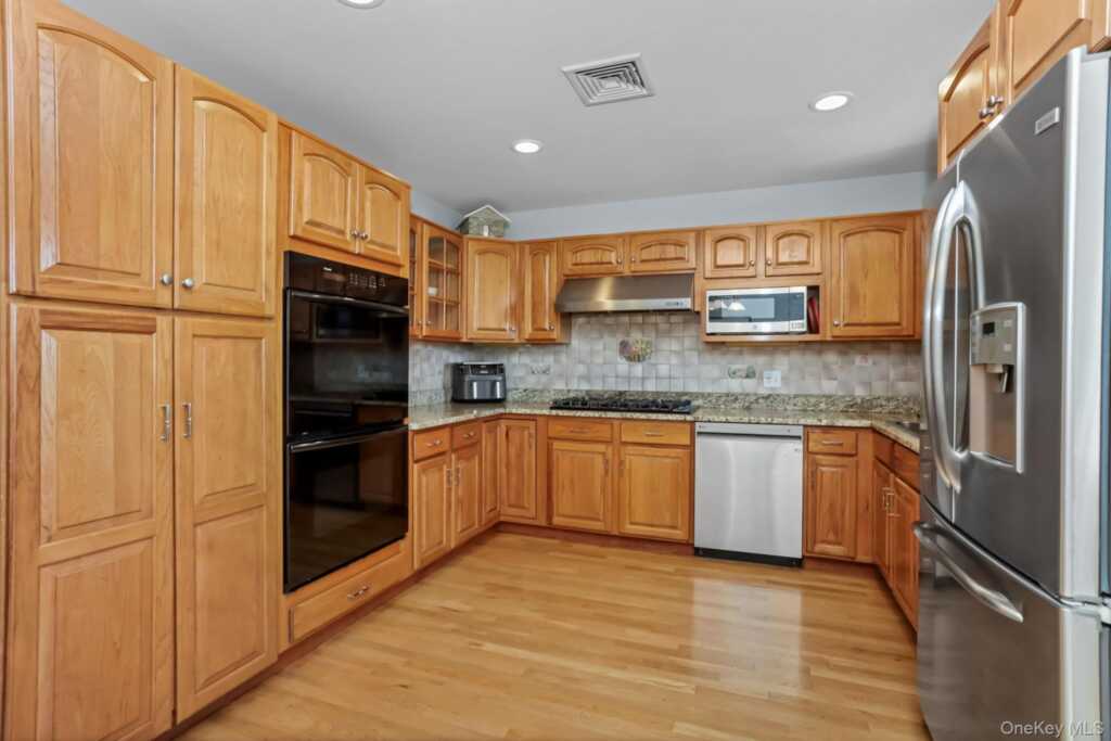 53 Linden Street, Rye, NY 10573 - Photo 7 of 46