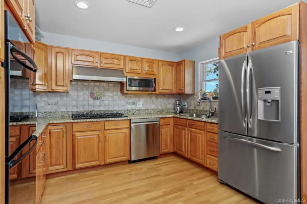 53 Linden Street, Rye, NY 10573 - Photo 8 of 46
