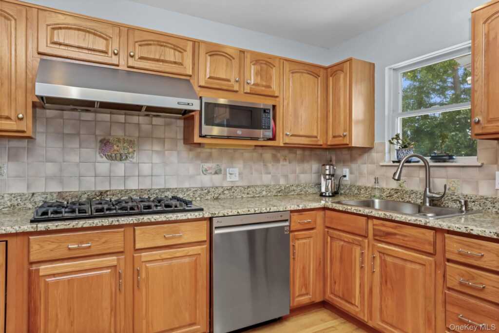 53 Linden Street, Rye, NY 10573 - Photo 9 of 46