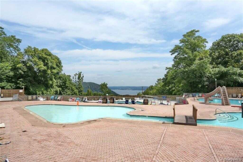 972 Sierra Vista Lane, Valley Cottage, NY 10989 - Photo 16 of 17