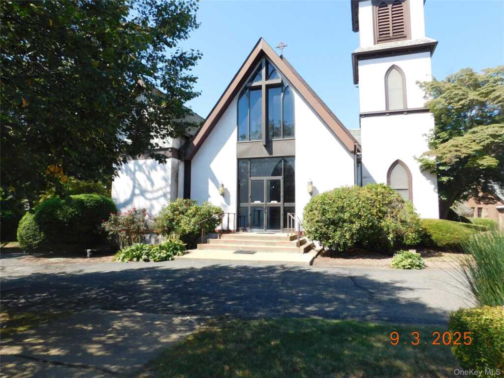 65 Washington Avenue, Suffern, NY 10901 - Photo 2 of 15