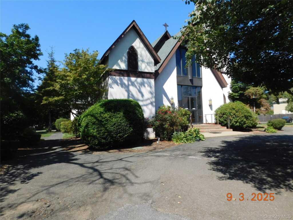 65 Washington Avenue, Suffern, NY 10901 - Photo 3 of 15