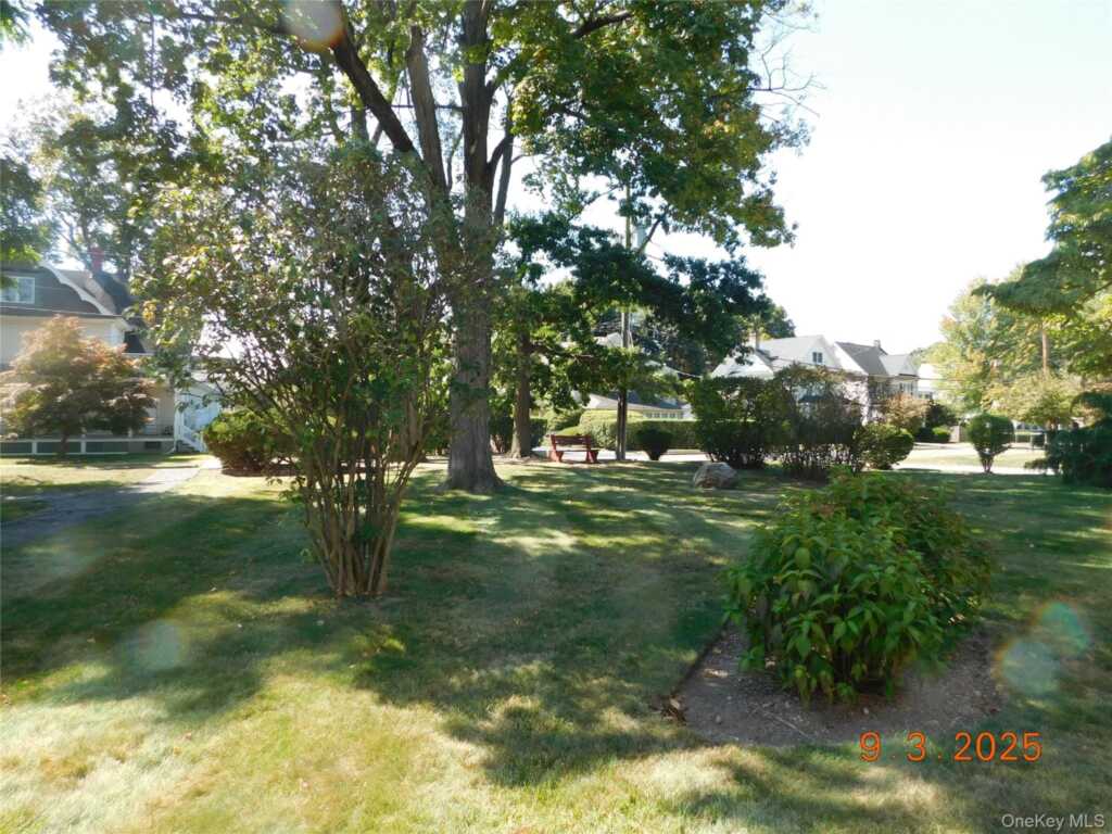 65 Washington Avenue, Suffern, NY 10901 - Photo 4 of 15