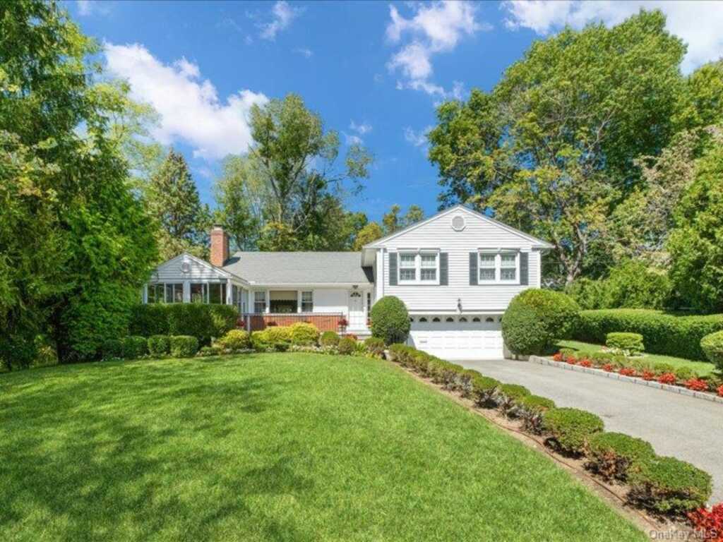 40 Cerreta Lane, New Rochelle, NY 10583