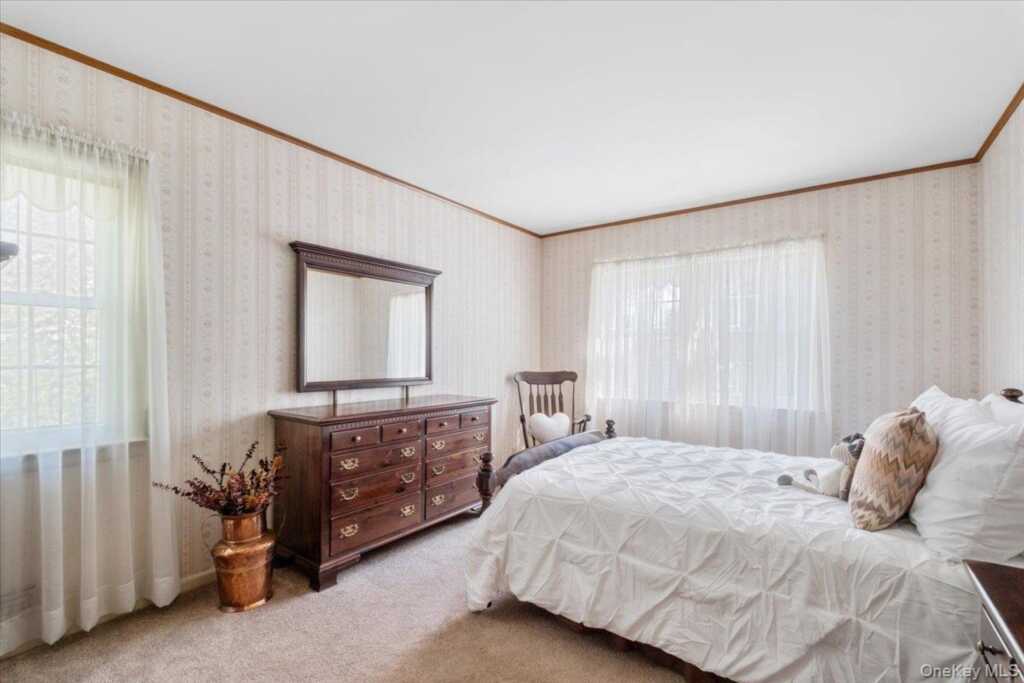 40 Cerreta Lane, New Rochelle, NY 10583 - Photo 10 of 22
