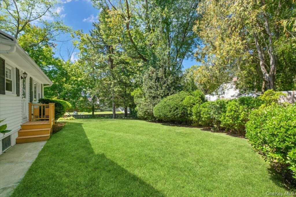 40 Cerreta Lane, New Rochelle, NY 10583 - Photo 17 of 22