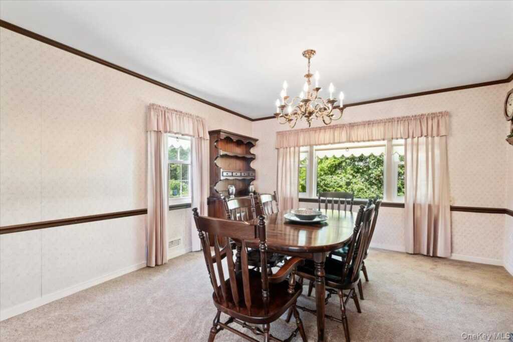 40 Cerreta Lane, New Rochelle, NY 10583 - Photo 6 of 22