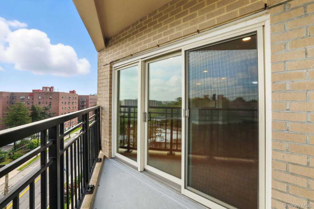 12 Old Mamaroneck Road, Unit #7C, White Plains, NY 10605 - Photo 11 of 46