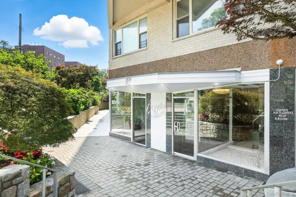 12 Old Mamaroneck Road, Unit #7C, White Plains, NY 10605 - Photo 34 of 46