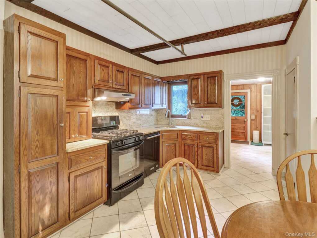 183 New Hempstead Road, New City, NY 10956 - Photo 26 of 44
