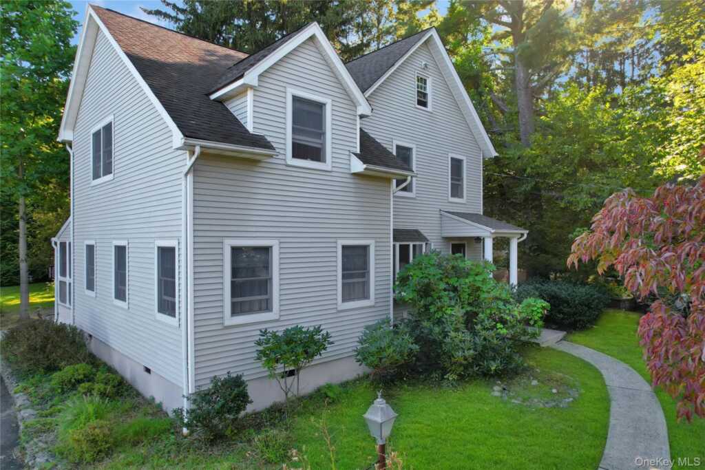 183 New Hempstead Road, New City, NY 10956 - Photo 4 of 44