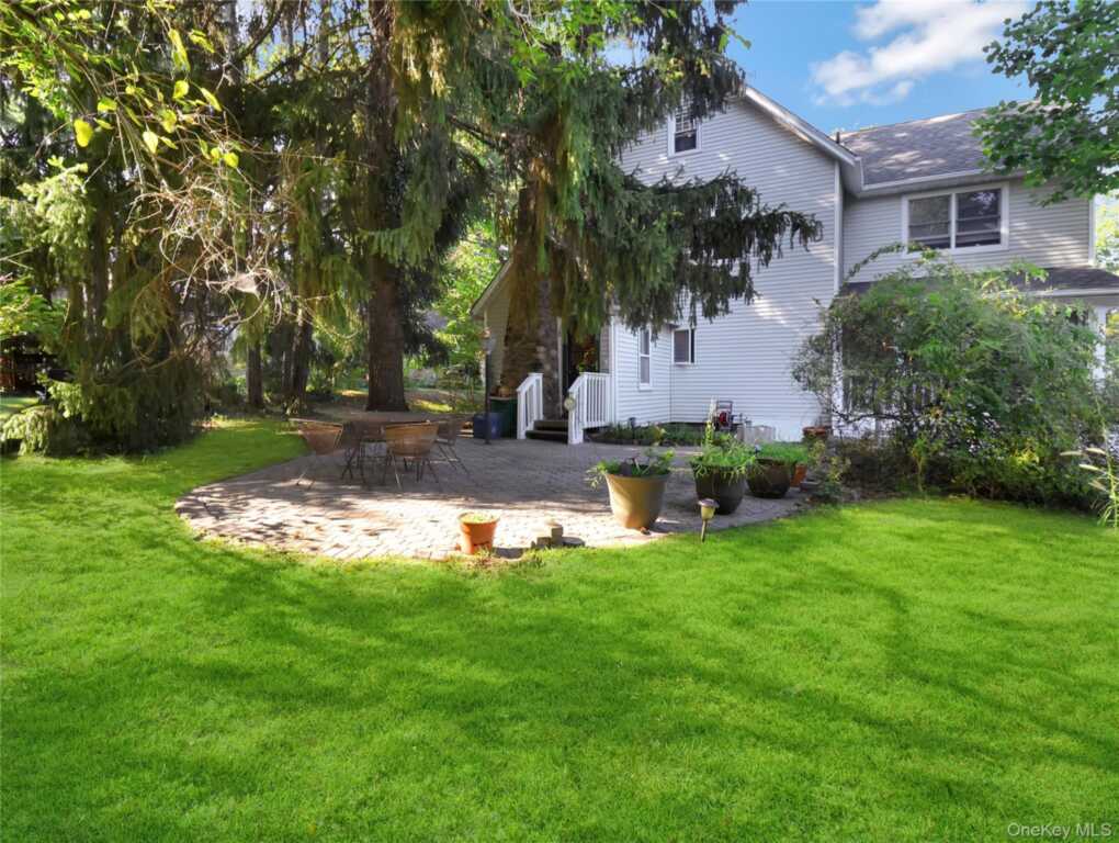 183 New Hempstead Road, New City, NY 10956 - Photo 5 of 44