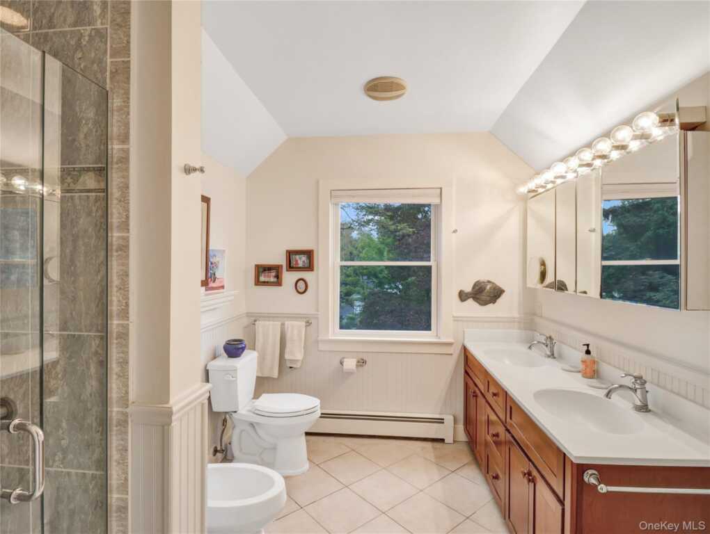 183 New Hempstead Road, New City, NY 10956 - Photo 9 of 44