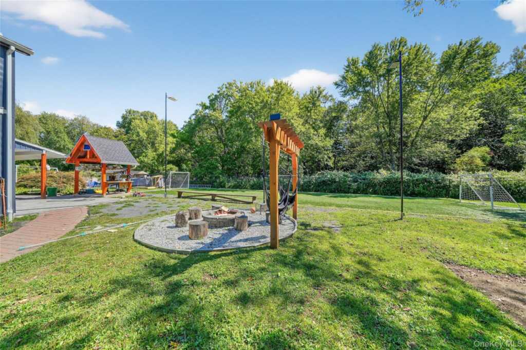 306 Pascack Road, Nanuet, NY 10954 - Photo 41 of 50
