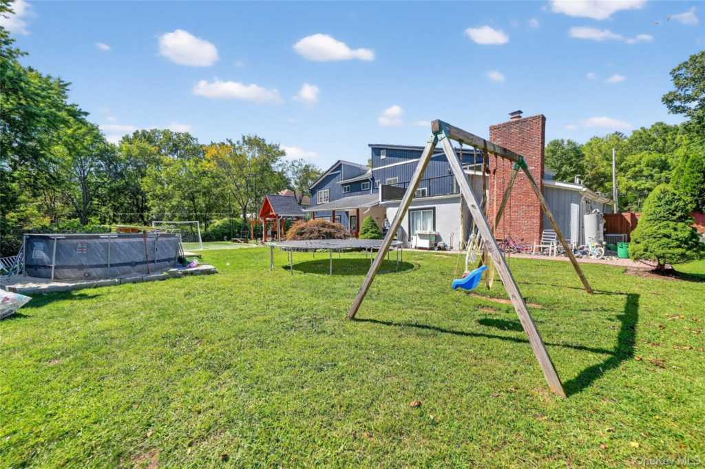 306 Pascack Road, Nanuet, NY 10954 - Photo 43 of 50