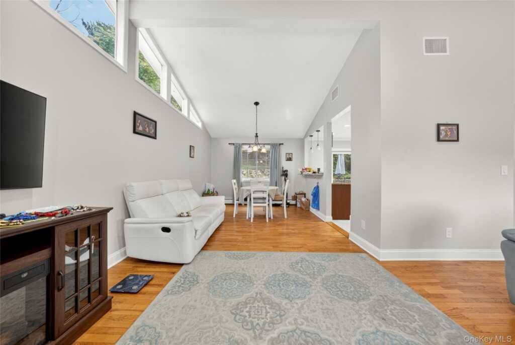 17 John F Kennedy Drive, Stony Point, NY 10980 - Photo 14 of 50